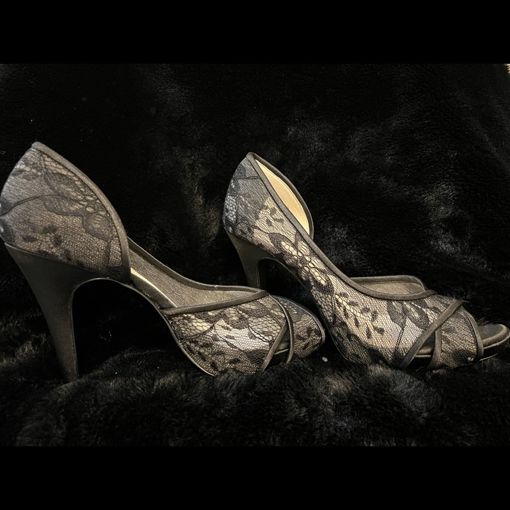 New Lulu Townsend Open Side Peep Toe Heel
